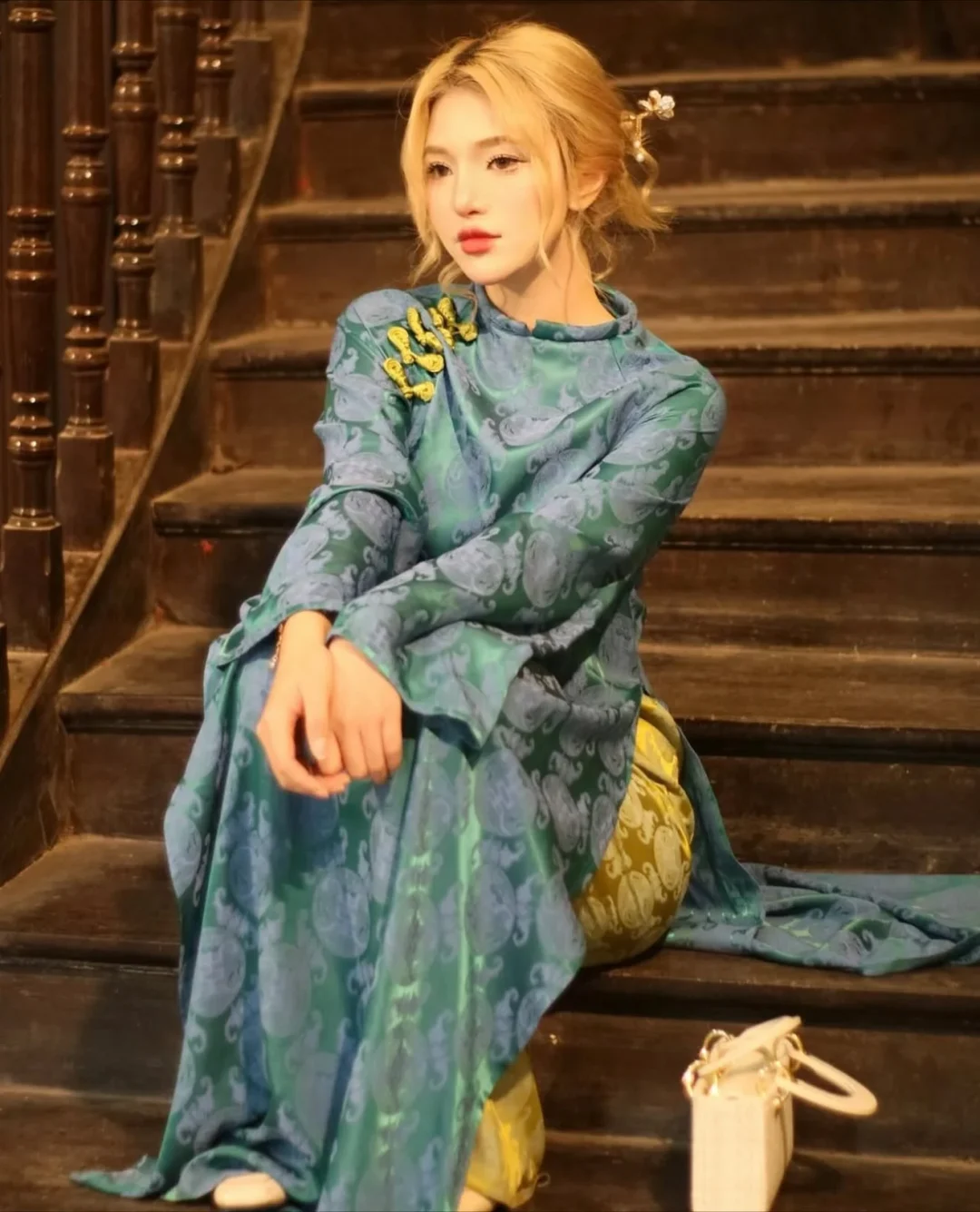 Photo 8 of Áo dài nữ xanh dương Mãn Anh Đường thêu rồng mây