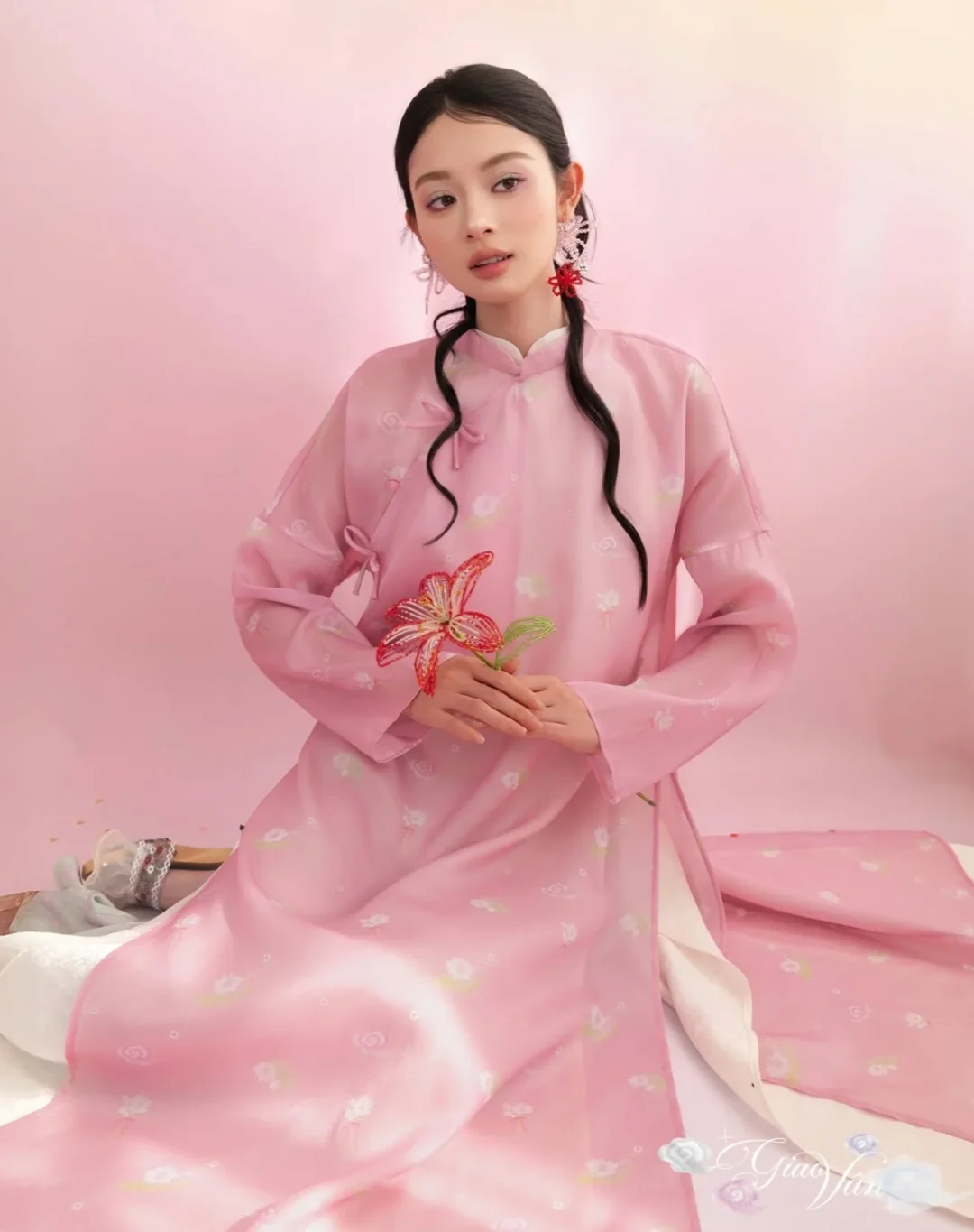 Photo 5 of Áo dài lụa hồng cách tân Tường Vân Naked by V