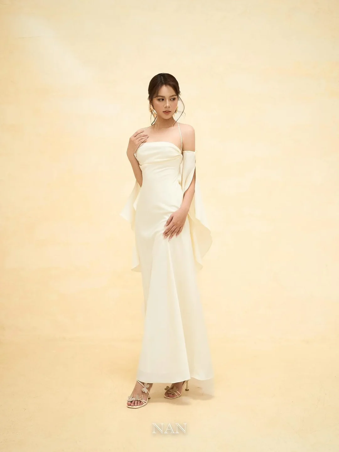 Ảnh 7 của Váy Fleur lụa kem trễ vai nữ