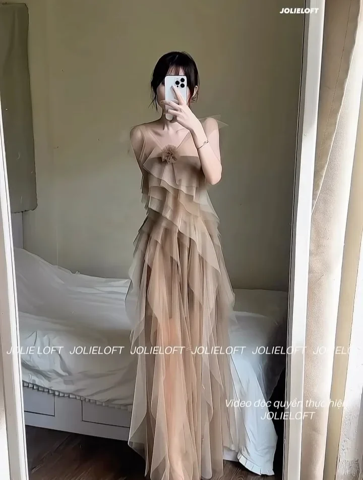 Photo 5 of Váy tiệc voan tầng be nhạt Molly DN0002