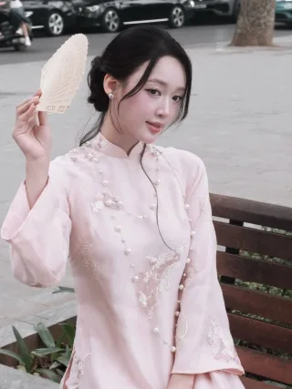 Ảnh 3 của Áo dài tơ thêu hồng Ngọc Vân Rozzy