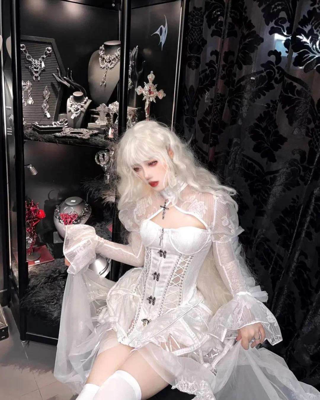 Ảnh 8 của Set corset trắng Alice Blood Supply