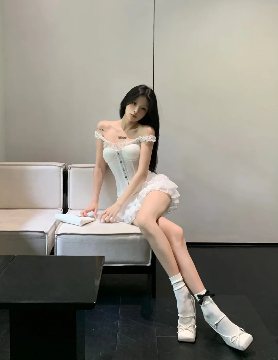 Photo 3 of Set áo corset chân váy trắng Million Lotus